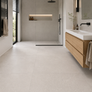 New Tiles Etna Perla 100 x 100 cm in moderne badkamer met inloopdouche