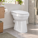 Verhoogde toiletpot staand PK glans wit in badkamer